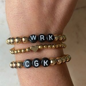 Customized stretch bracelets